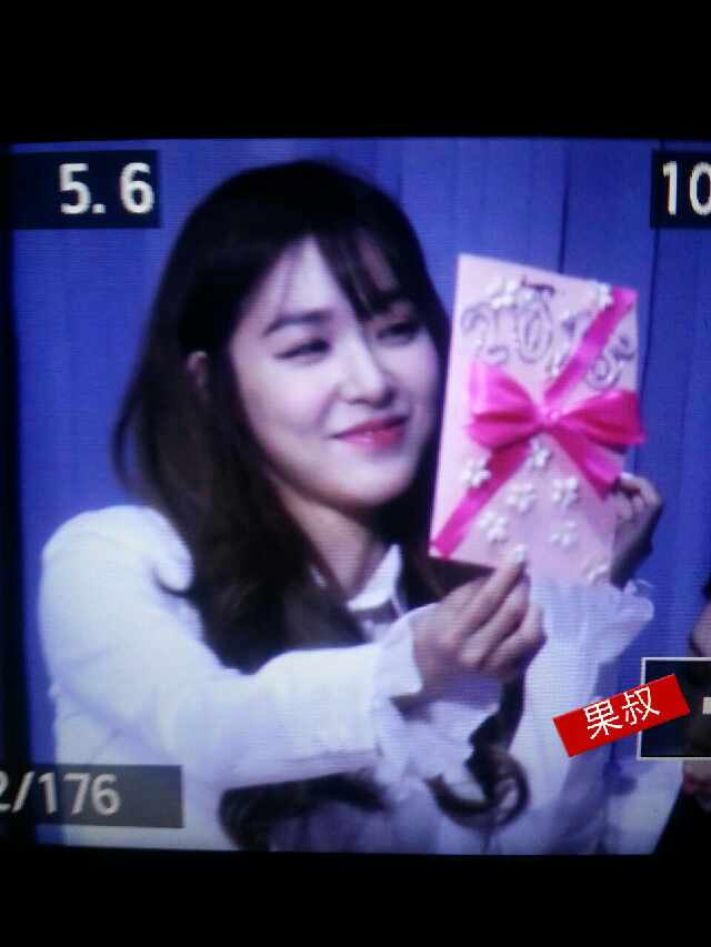 [PIC][03-01-2015]SNSD khởi hành đi Thượng Hải để tham dự "China for GG 1st Fan Party in ShangHai" vào sáng nay B6bSJpyCQAIMjn-