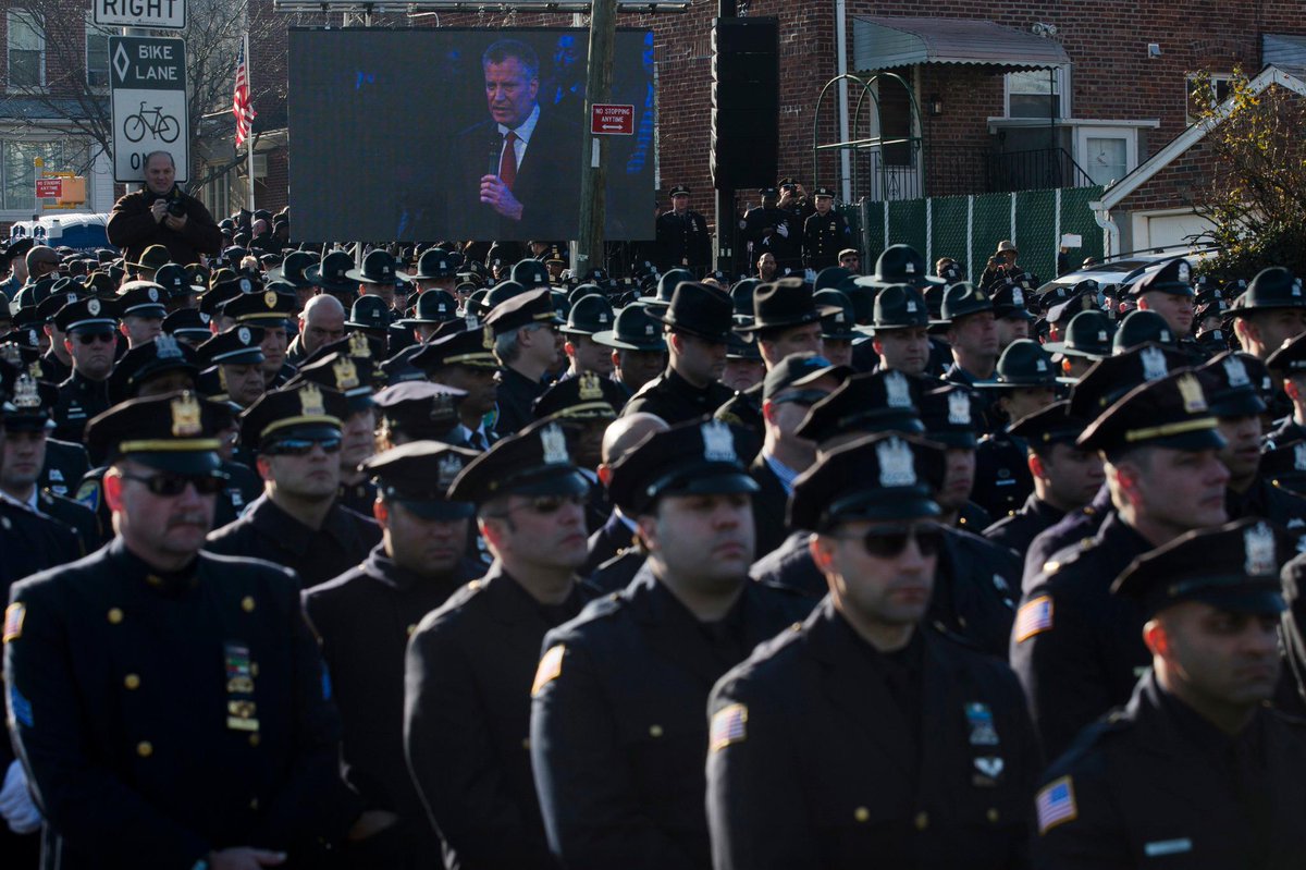DanaWiener's tweet photo. Bratton warns #NYPD not to turn backs on mayor at cop’s funeral #BlueLivesMatter http://t.co/p3POkINFYB