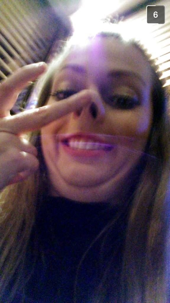 cheskaaa__'s tweet photo. I love screenshot on snapchat @EmilyGreen__ @EmilyAdamsX @SophsGreen @stephcase95 http://t.co/POZBae4gJ0