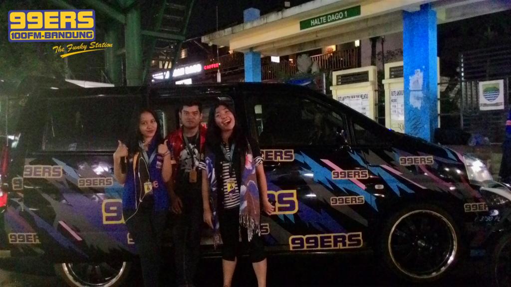 Play99ers's tweet photo. diHalte Dago ada 2 cewe cantik lg nungguin km nih,yu gabung smpe jam 9 w/FDJ @undiraputri @Cynthiapurnamaa #FunkyZone http://t.co/t2IWkvWb6v