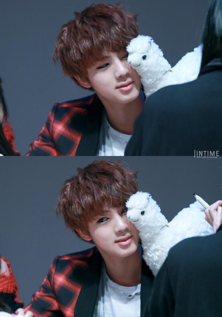 _Jintime's tweet photo. ♥︎︎UP♥︎141103 김포 팬싸인회 7pics
이 알파카가 되고 싶어여☞☜
#방탄소년단 #JIN @BTS_twt (http://t.co/STyTlfxAbQ (http://t.co/kmRMHzzE99 http://t.co/cDP54vMBBE