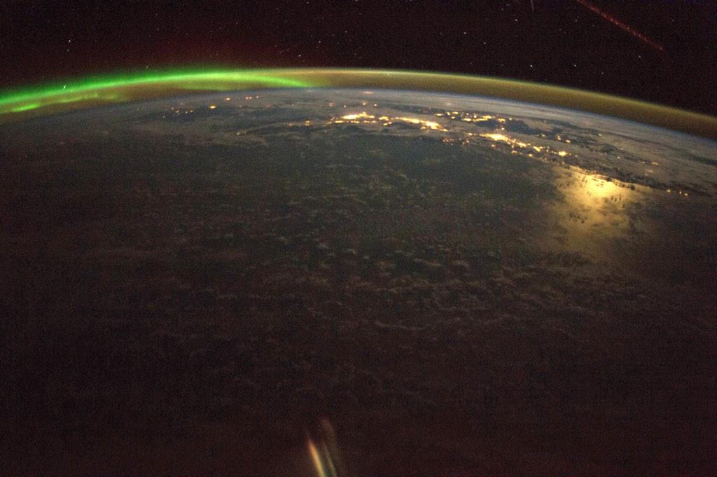 KING5Seattle's tweet photo. Amazing! Shot of Seattle from @NASA_Astronauts on board the International Space Station. http://t.co/frM2fhjWUq