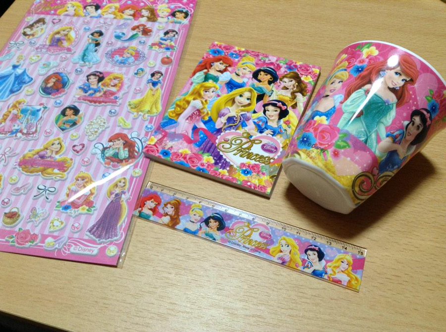 ディズニーストアのプリンセスの福袋23の中身ネタバレ 予約や発売日は 販売店 口コミ評価も にこトピ