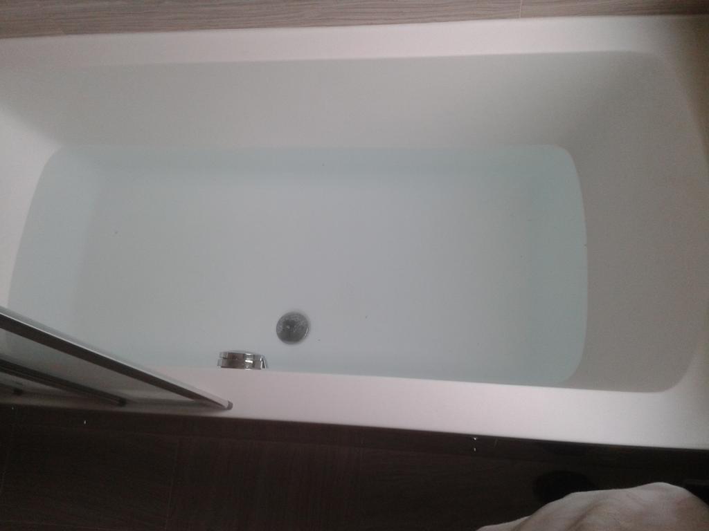 soakbathrooms's tweet photo. Finished, all work carried out by @soakbathrooms and @JonKay15 http://t.co/EmBLl3GbGY