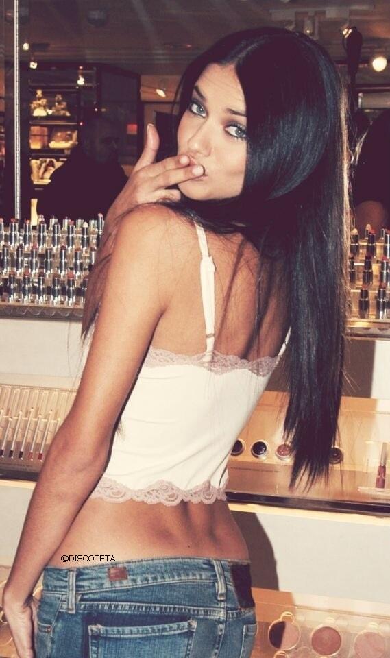 viictorperez99's tweet photo. "@discoteta: Adriana Lima. #discoteta #discotetagifs http://t.co/IJKnplPjD4"mi niña😍