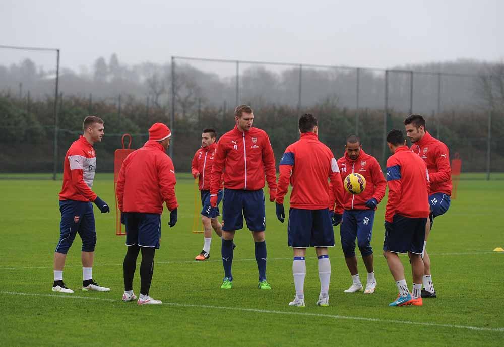 The <a href="/Arsenal/">Arsenal</a> squad complete #FACup preparations ahead of #AFCvHCFC. View more pictures here - arsn.al/BxTg61