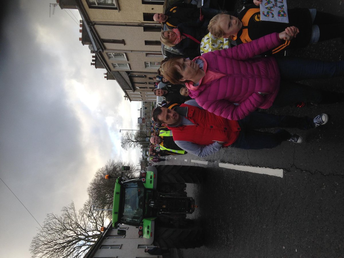 Reamai's tweet photo. 2014 New committment #savethedal march today @Jim_Wells_MLA @daithimckay @paulfrewmla @Robin_Swann_MLA @ianpaisleymp http://t.co/x6AK3e1umU