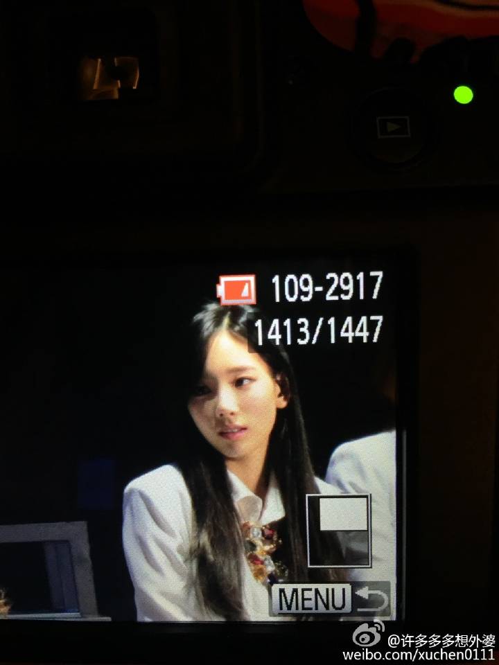 [PIC][03-01-2015]SNSD khởi hành đi Thượng Hải để tham dự "China for GG 1st Fan Party in ShangHai" vào sáng nay - Page 3 B6btWYHCQAARhcP