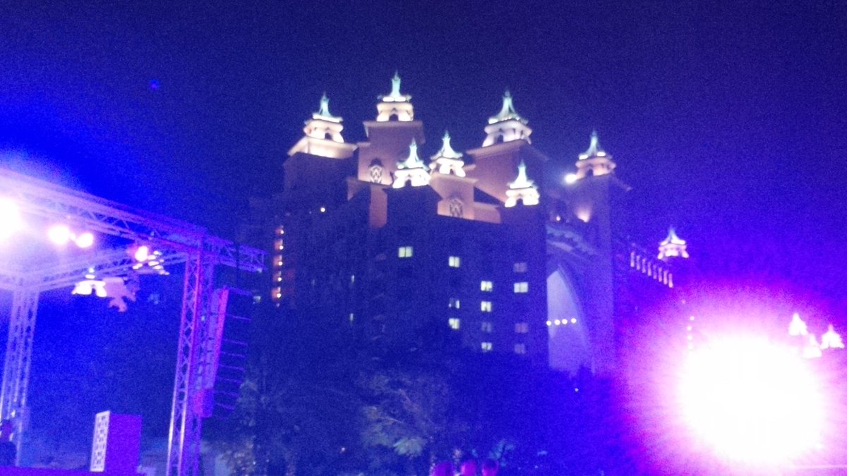 BoyF91's tweet photo. Google tic tac...»»bim bam et Boom j'y suit en vrai!!! lol #uknow #Atlantis #NassimiBeach #FuckinGPalM http://t.co/kiRkjo65uc