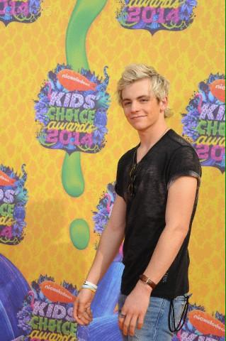 jessiejessica49's tweet photo. #RossLynch @rossR5 Beautiful perfetto bellissimo @rossR5 (4) Ross foto ❤️❤️❤️❤️❤️❤️❤️❤️❤️😍😍😍😍😍😍😍😍❤️❤️😍😍❤️ http://t.co/dGGURO3ziV