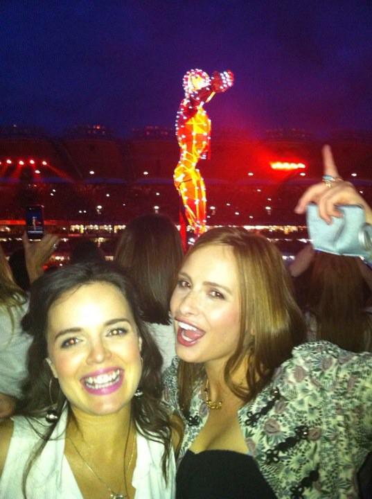 <a href="/jo_finnegan/">Joanne Finnegan</a> <a href="/GaryBarlow/">Gary Barlow</a> happy times in 2011! #makemydaygary #we♥ugarywedo  #kinggarycometothecastle <a href="/suzebarlow1/">Suzanne Oneill</a>