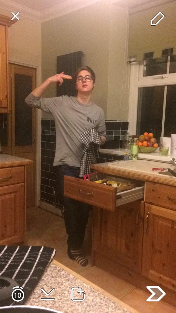 ValentineRoots's tweet photo. Drummer @SamOl97 has had it 🔫 http://t.co/BngPtlbtRm