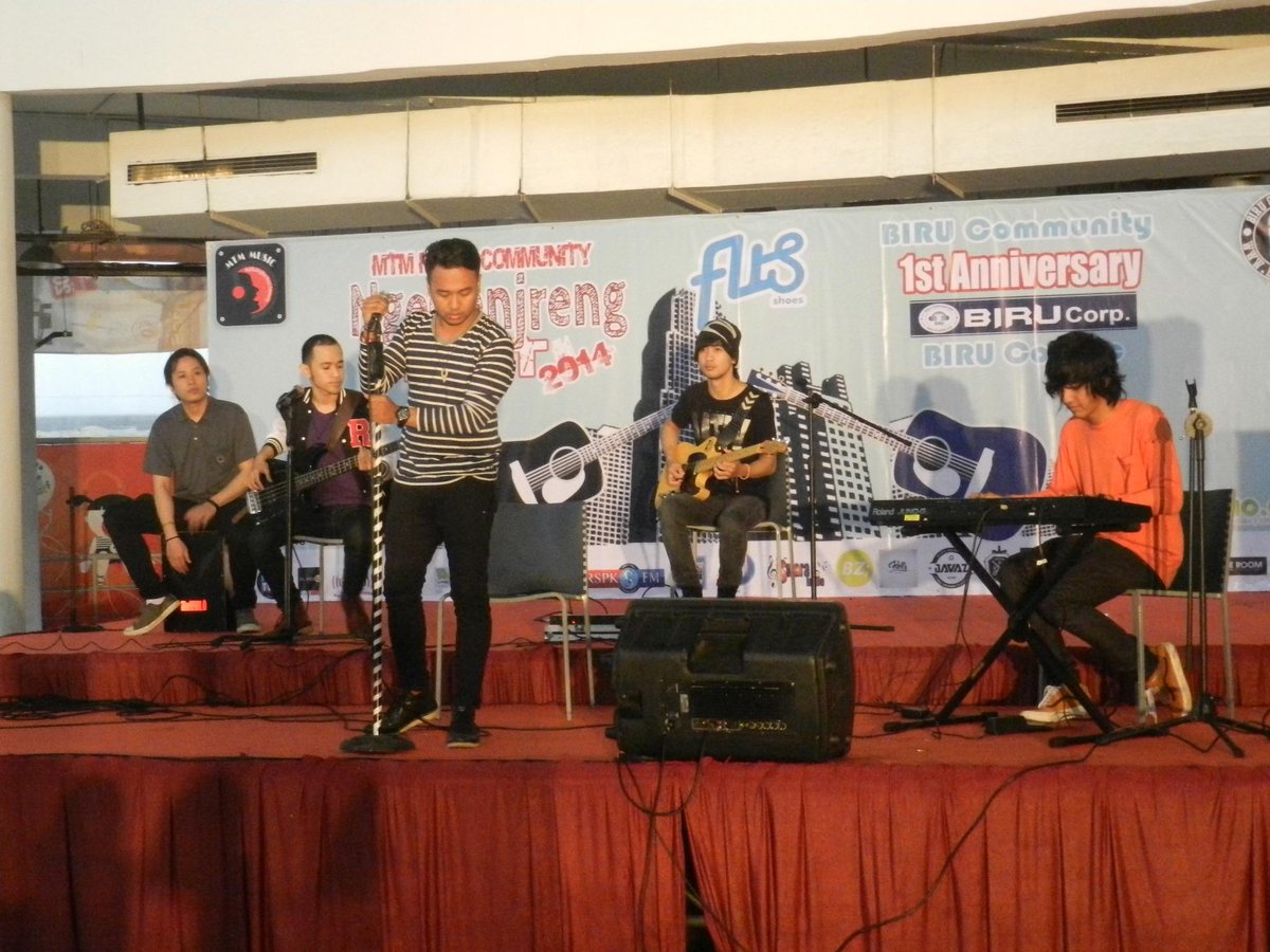 prady_ridha's tweet photo. @mtmmusic_id http://t.co/zWxg9xP6jn
