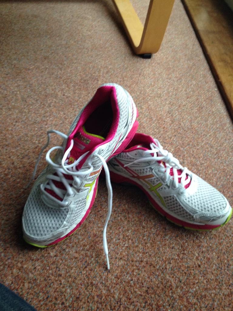 debbie1710's tweet photo. New bike and running shoes, looks like 2015 will be active for @as1637 and me! Thanks @EvansCycles &amp; @upandrunninguk http://t.co/UgG0rXvsOB