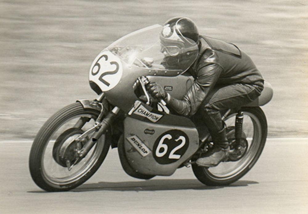 trailsince77's tweet image. Barry Sheen in principle to de controls of a @bultaconline TSS @MetrallaMK2 @Motorbikebroker @bigphil746 @RubenChono