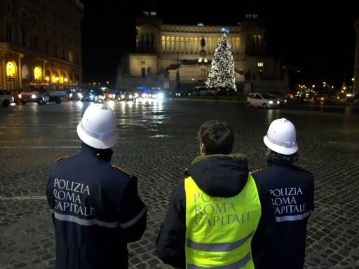 Sindaco di Roma Marino ipotizza licenziamenti dei vigili urbani