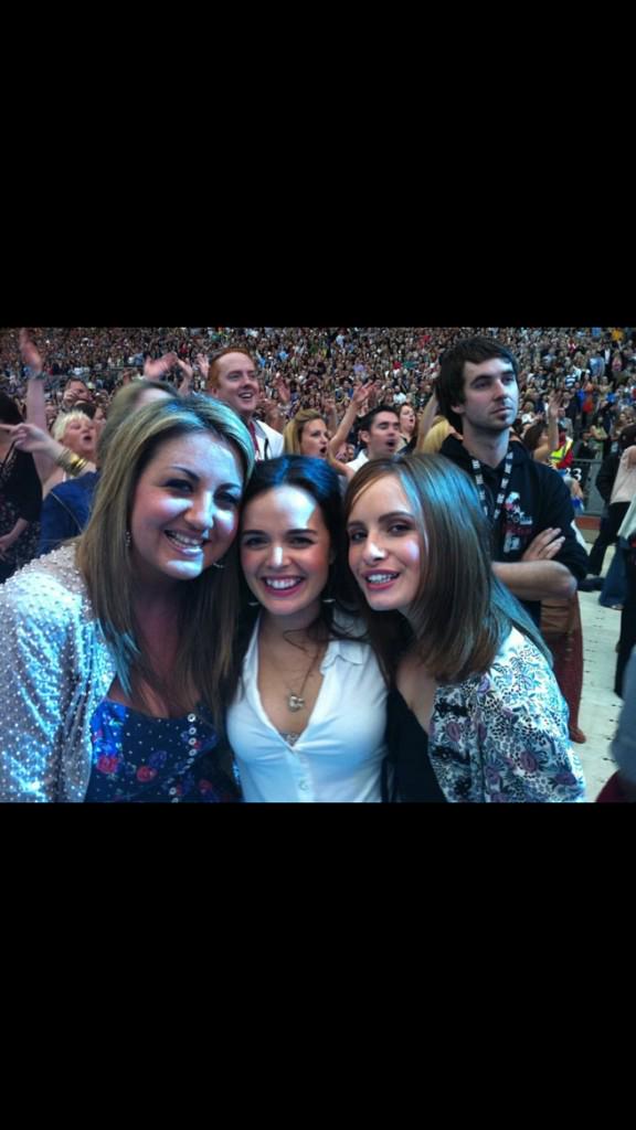 <a href="/GaryBarlow/">Gary Barlow</a> your three new best friends until you say yes 💖💖💖💖