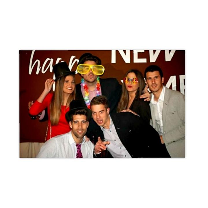 marubi_a's tweet photo. Happy New Year 💓🙌🍸 http://t.co/EnEIkFbOYN
