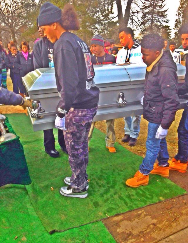 Countup_mooka's tweet photo. Real brothers ๐๐ผ๐ rest up jmoney we love you bro #jayelogang #jayeloworld #LongLiveJayelo ๐๐ look over us ๐love u bro http://t.co/aO8cnsvurU