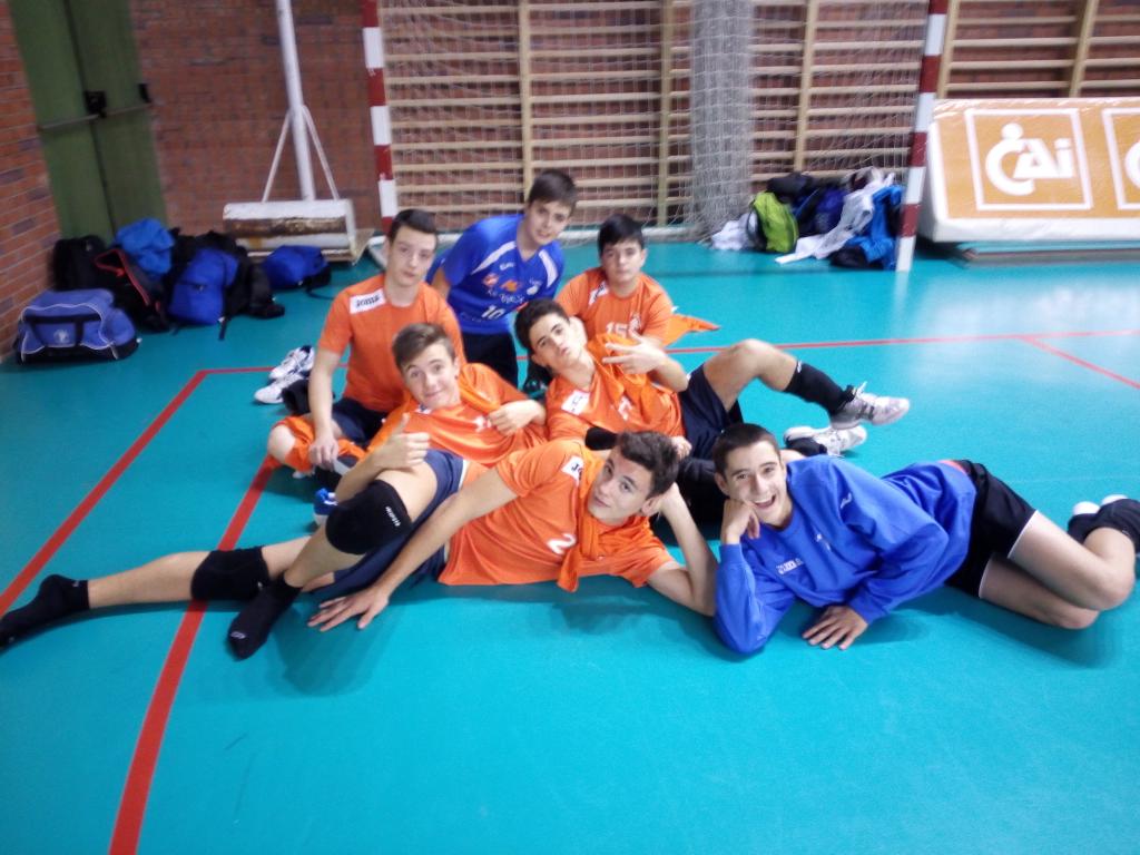Victoria contra Miguel Catalán en Teruel de los cadetes. ¡Enhorabuena chavales! <a href="/VoleibolLeganes/">Club Voleibol Leganés</a>