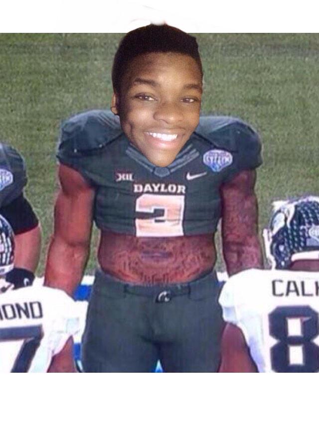notMikeJonesJr's tweet photo. Coach McNeal: "Give it to Stephen" Mikey: "Nahh I'm gonna run the ball" Coach McNeal: "Yeah you right fam" http://t.co/GkXoHJbbm3