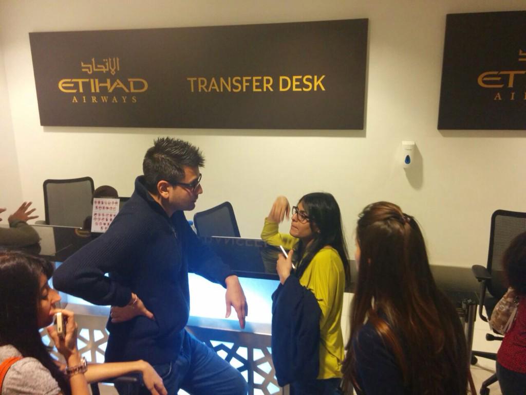 Lyndsay02's tweet photo. @EtihadAirways no staff on the transfer desk to deal with the hundreds of people in the queue http://t.co/8VIQdeNY7C