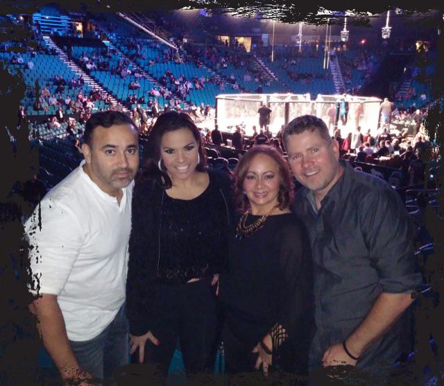 williecortes's tweet photo. disfrutando #ufc182 #MGM #Lasvegas @Soniaclavell http://t.co/Alg42XfVTR