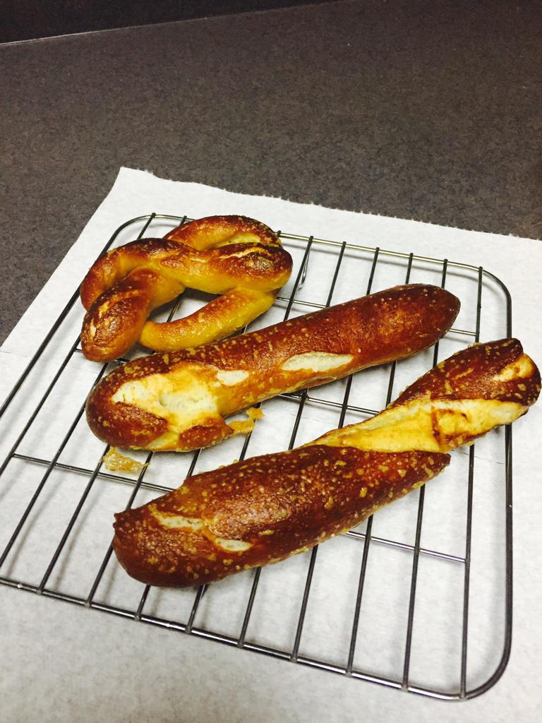 JigeshShahDO's tweet photo. Thanks @altonbrown for the recipe, first time making these, came out AMAZING! #coldbeerplease http://t.co/pXhNHMIakr