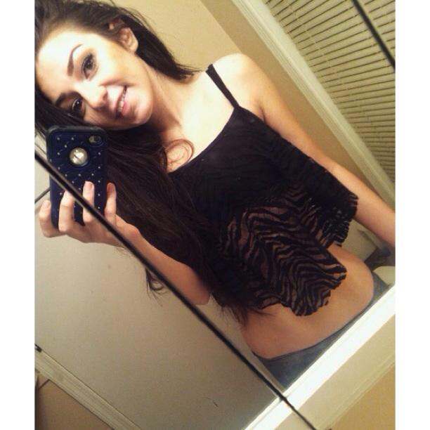 ShanaJaayne's tweet photo. 🙈 http://t.co/C7WRsSX0F3