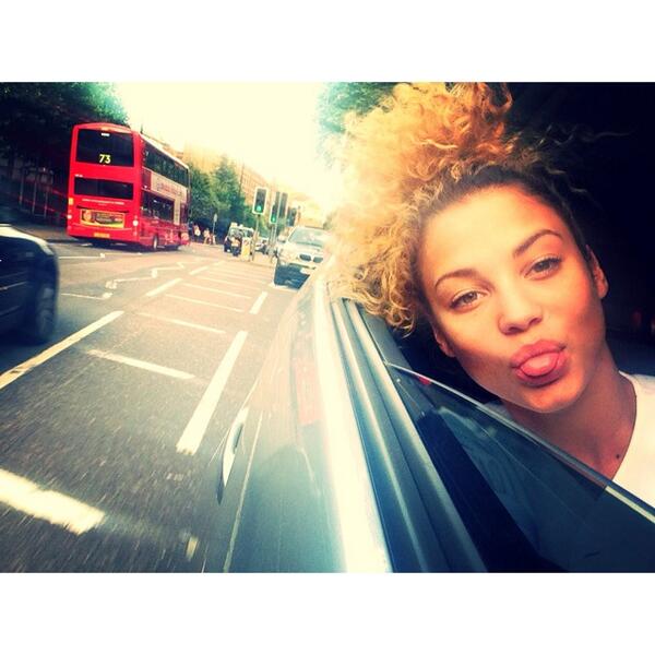 KheiSmith's tweet photo. ça c'est ma première photo à Londres mdr http://t.co/bAvpfkRs8W