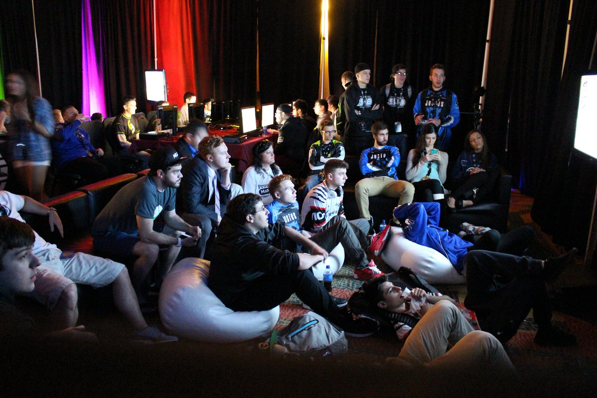 CODStats's tweet photo. We caught pros and casters watching the stream in their downtime. How many people can you name? #UMGOrlando25k http://t.co/Vurz84qlVW