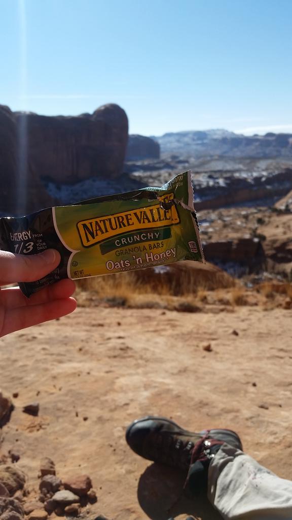 ElleryMarks's tweet photo. @NatureValley break at Corona Arch in Utah #GetOutThere http://t.co/e6f23FLeLp
