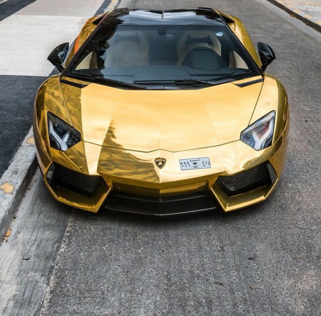 DopeAndFurious's tweet photo. Gold Chrome Lambo http://t.co/QL3Igwp98S
