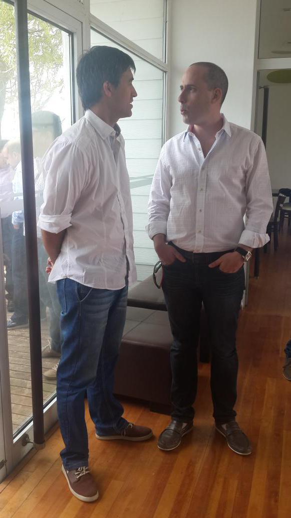 chubyleguizamon's tweet photo. Compartimos almuerzo e ideas con Adrian Perez,  este mediodía en Pinamar junto a Sergio Massa. http://t.co/jWG0xsg9mA
