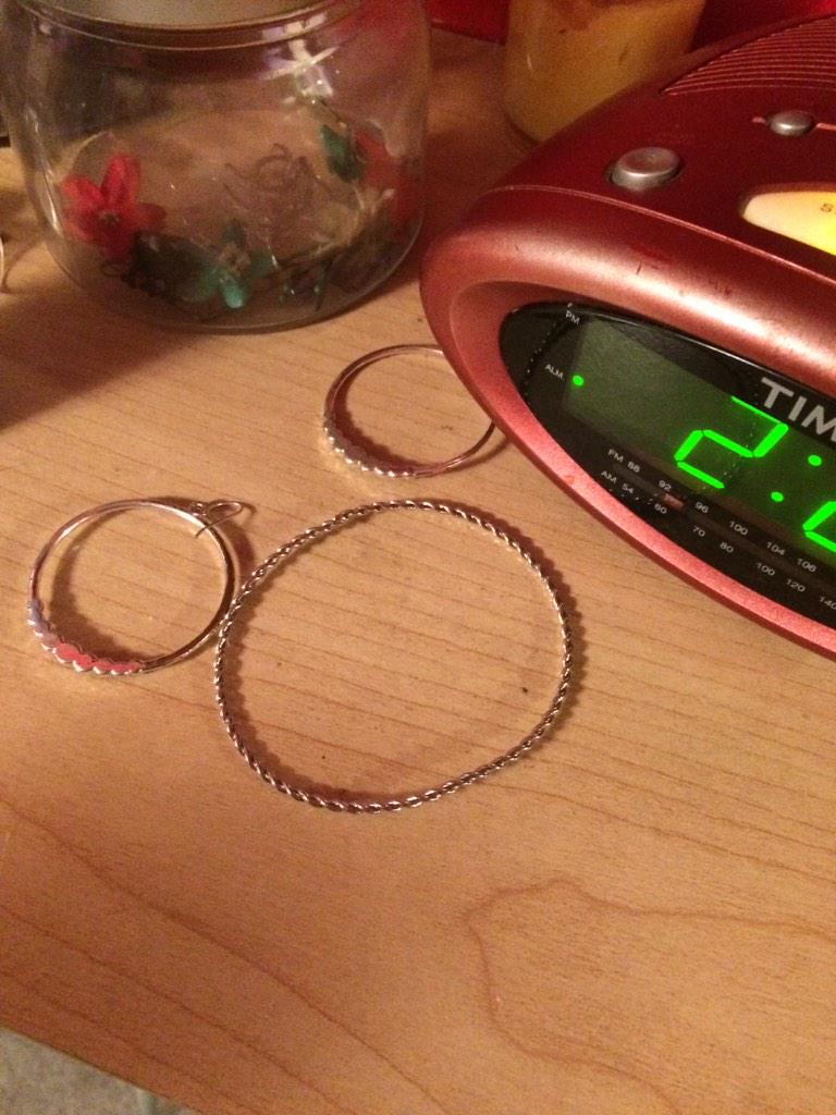 LaurenPComedy's tweet photo. Too much champagne on NYE, makes accidental hidden Mickeys w/ discarded accessories. #CastMemberSince95 #DrunkMagic http://t.co/G39ncnNsTf
