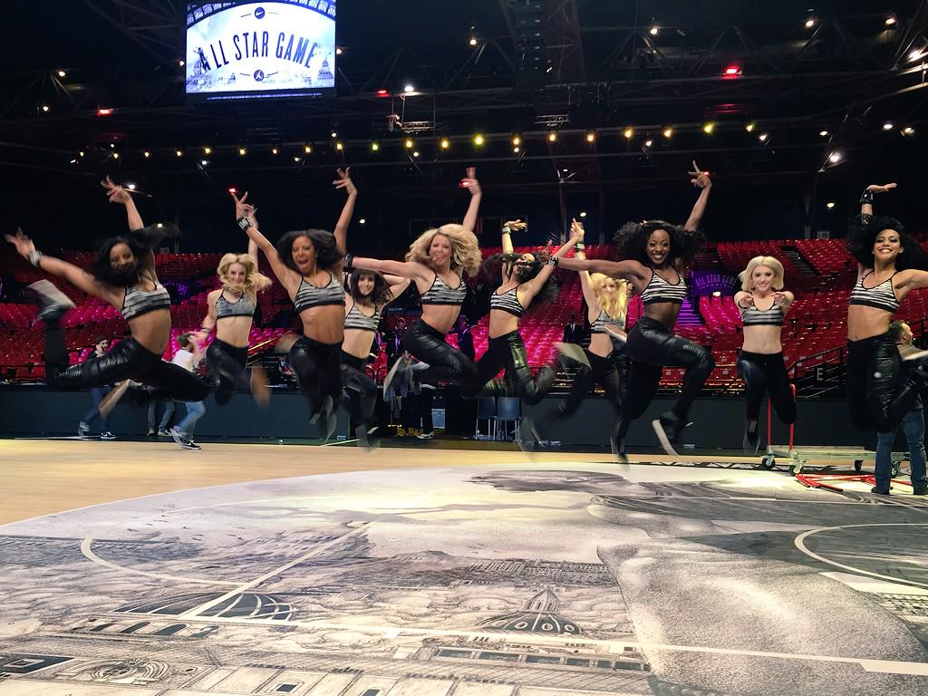 Brooklynettes's tweet photo. Thank you Paris for an incredible night! #ASGPARIS #Brooklynettes http://t.co/cKpKVtOiW5