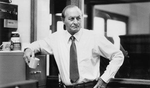 Happy birthday to acting legend Robert Loggia! In 1989\s RELENTLESS he talks to a bird:  