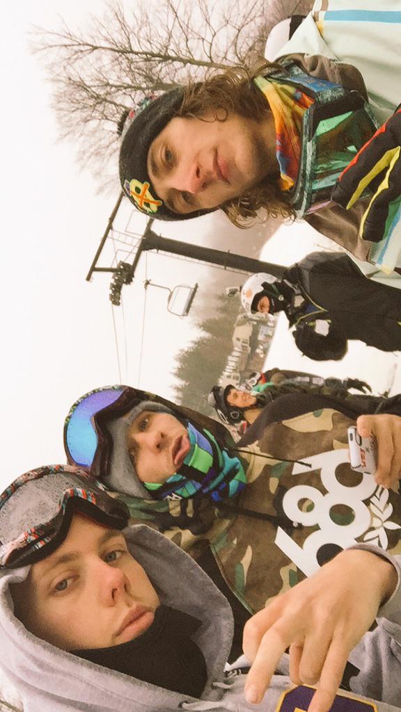 Pony_Puck's tweet photo. Today's been a good day! 👌💸✌️❄️🏂🔥 http://t.co/wzW6s7DREu