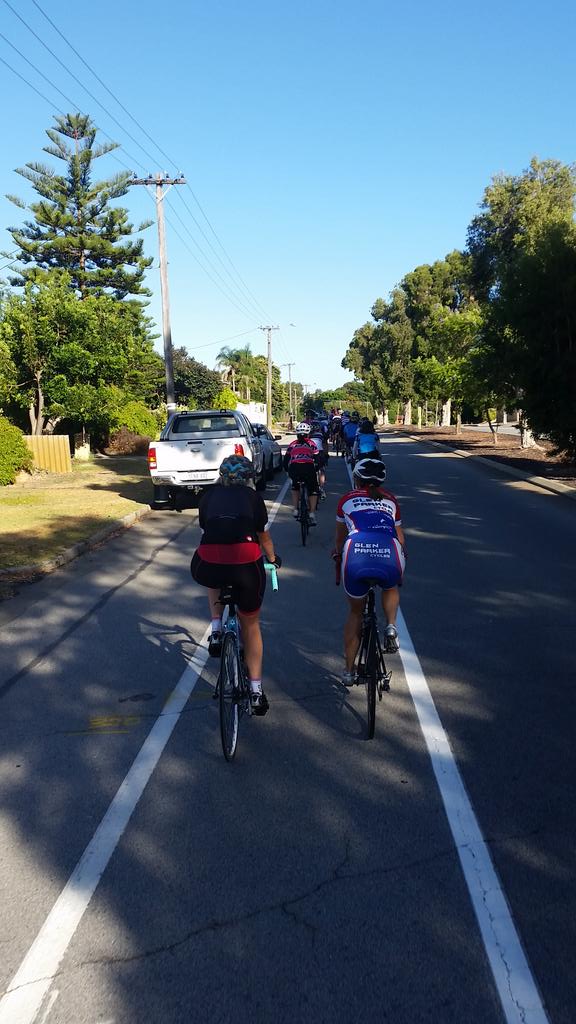 BecWheadon's tweet photo. Fantastic turnout and beautiful day for the Perth @Livcycling_aus ride. Over 70 riders! @HallWomen #ridelikeagirl 💛 http://t.co/bEjRWksLrK