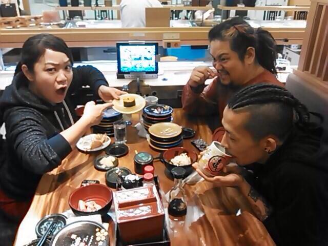 nomitoke's tweet photo. ホルモンききながらバイトへ http://t.co/pnq8bhyYbt
