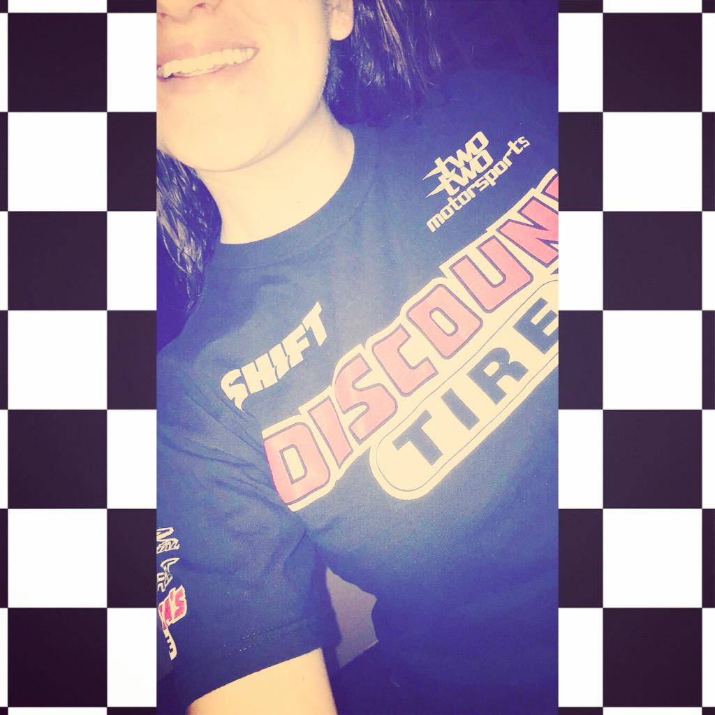 aleannXO's tweet photo. I'm ready 😁💚🏁2⃣2⃣✊ #OURYEAR @CRtwotwo @mrstwotwo @TwoTwoMsport @SupercrossLIVE #teamtwotwo #supercross http://t.co/xg2dxYaJuC