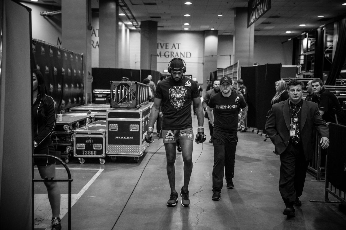 ufc's tweet photo. #Bones
#UFC182
@JonnyBones http://t.co/nzjYIezkCq