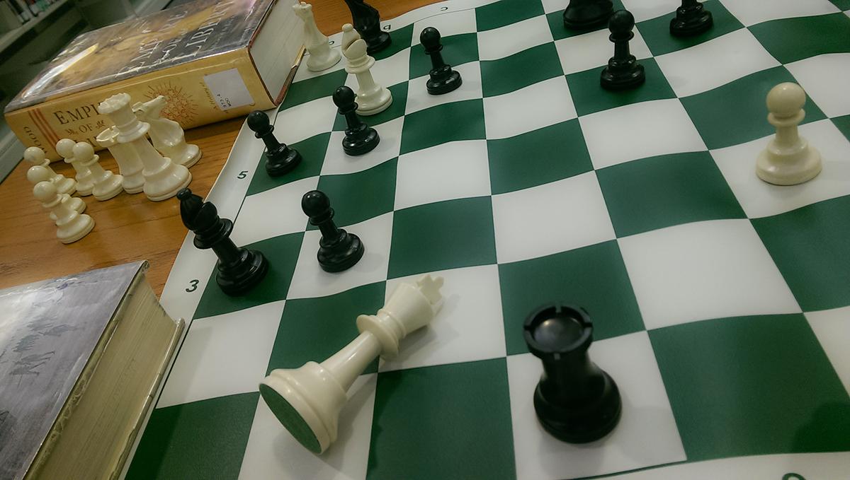 every1plays's tweet photo. #Chess #Groove vs #BChess Game1 34-move #checkmate/BChess Game2 62-move checkmate/Groove 1-1 @elpasolibrary 1/3/14 http://t.co/2bmwCcLrfH