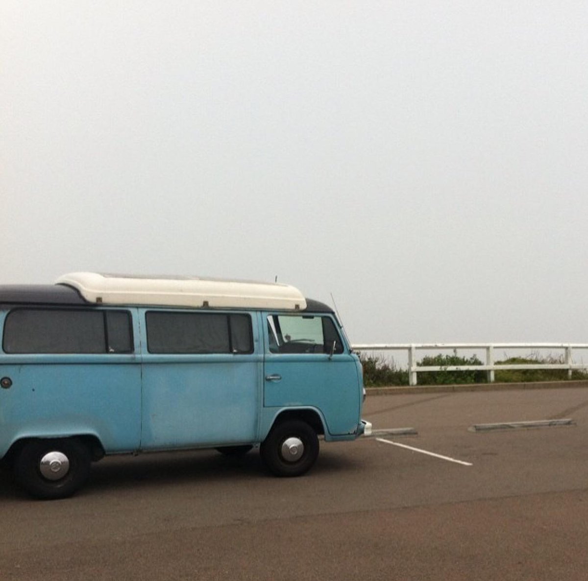 seasideinspired's tweet photo. Fog is so relaxing to me. How about you? And my heart flutters for this blue Kombi! Regram from East Coast Living. http://t.co/VKHEt9lKE5