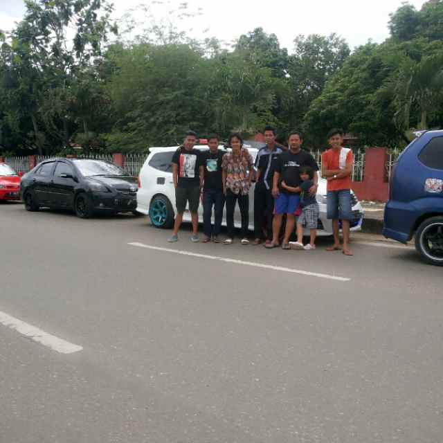 abrocommbungo's tweet photo. Foto bareng om irman http://t.co/EuXP3lSdRY