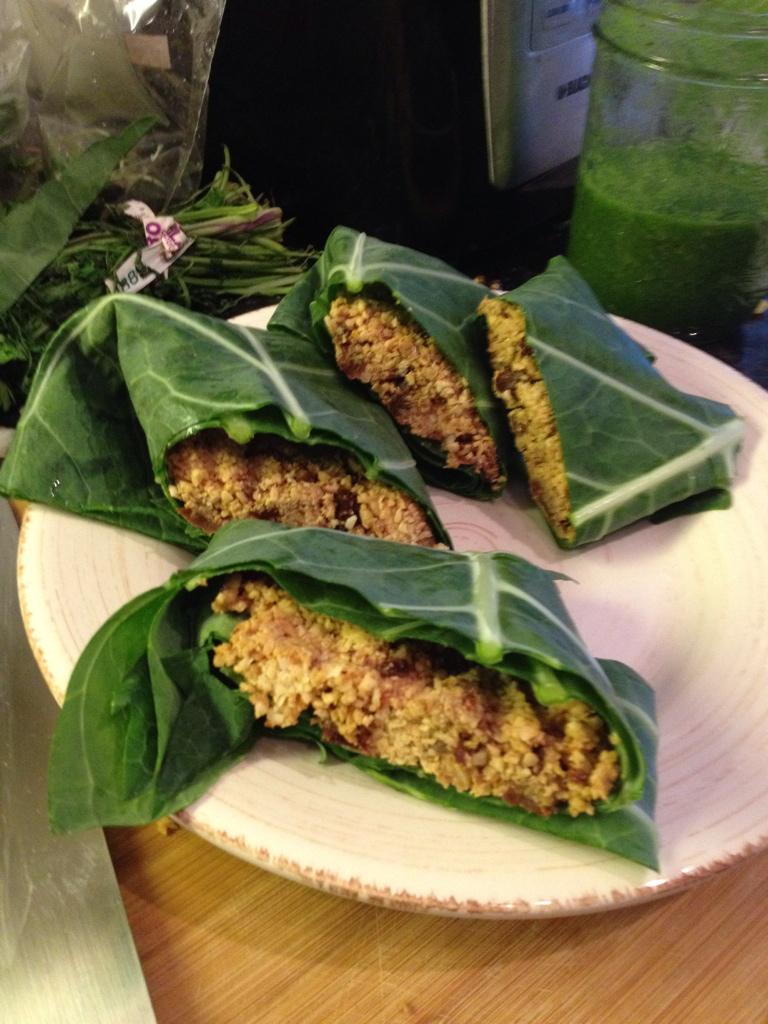 Forerunner5556's tweet image. Healthy eating at my daughters #collardwraps #StLawrenceMarket #Toronto #21DayDetox starts tomorrow!