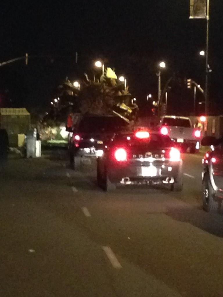 FilmsInFocus's tweet photo. Burbank float heads home @brosefloat  @Burbank_Buzz @TWIBurbank @BurbankLeader @myBurbankNEWS @BurbankCA @Burbank http://t.co/kLVipcdZEU