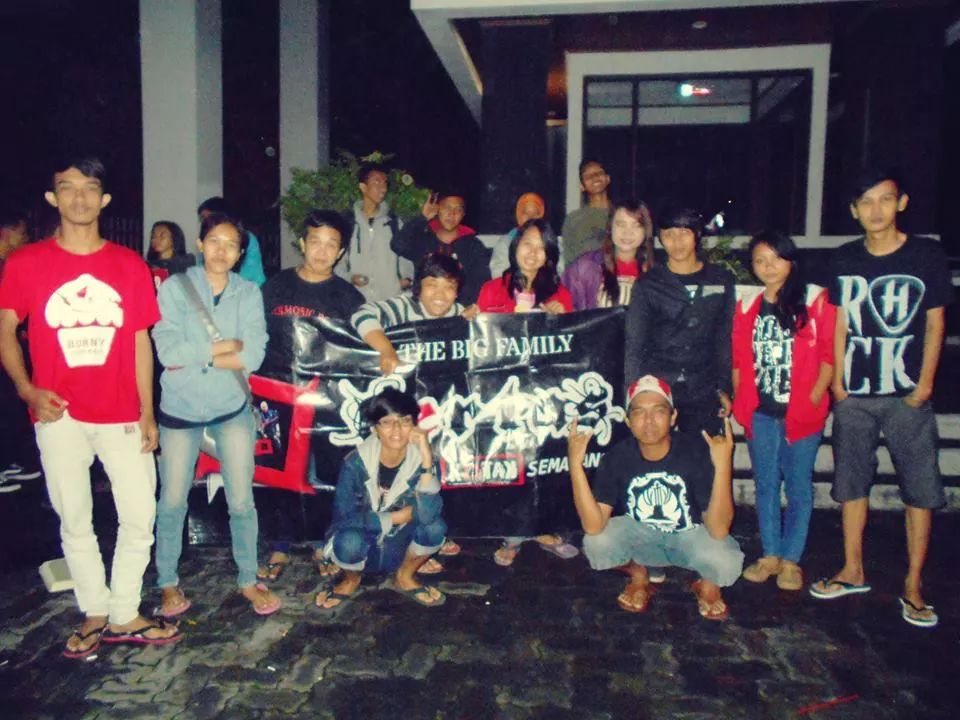 Gath pertama d 2015 KERTAS lumayan bnyak dan makasih u/ KERTU yg udah mampir cc <a href="/KK_Semarang/">Kerabat Semarang</a> <a href="/KK_ungaran/">KERTU</a> <a href="/kotakband_/">Official KOTAK</a>