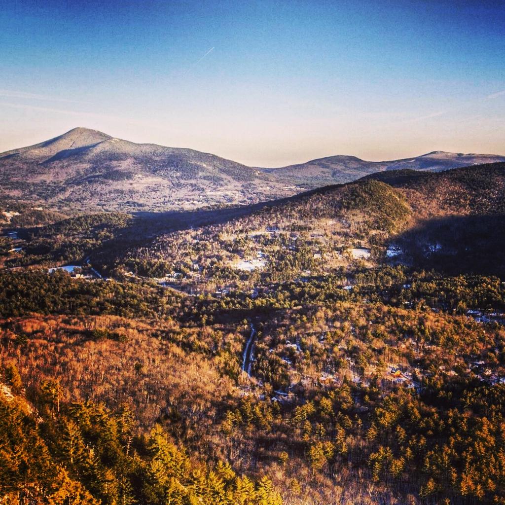 katiep18's tweet image. Night night fall. #iheartnh #tnflocals #tnfcontest #neverstopexploring #hikethewhites #603 #NH #fuseform #thermoball