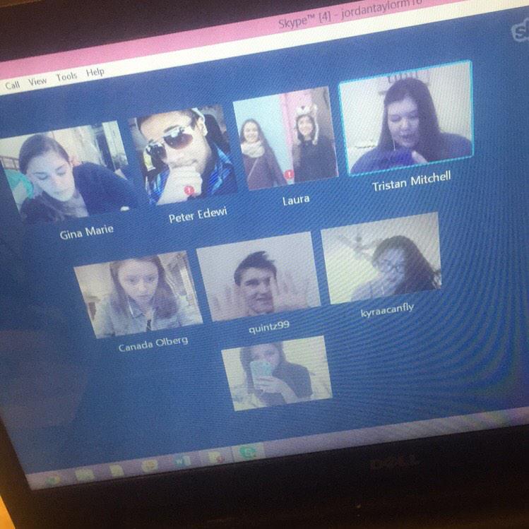 justifiedjordan's tweet photo. hey look it's my #famda http://t.co/LkCMp9v7YM